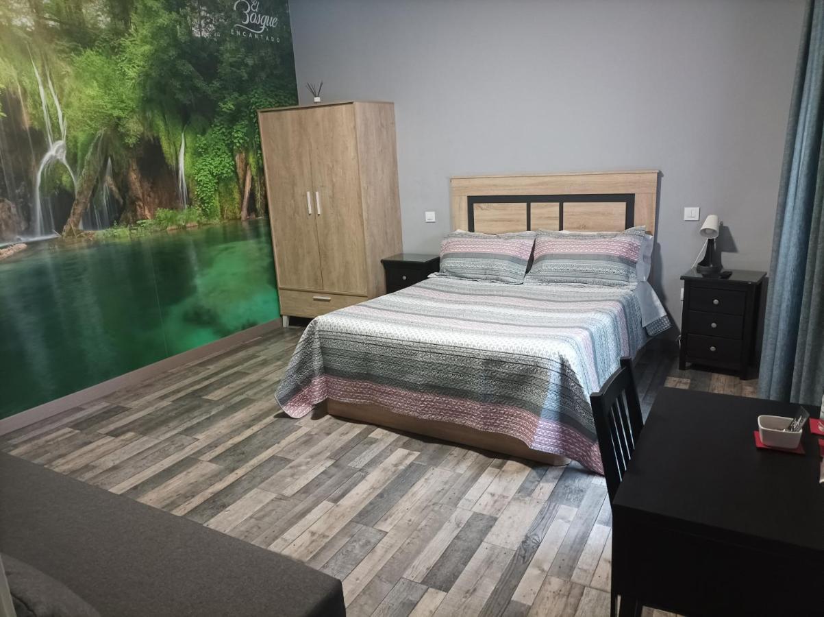 Hostal El Bosque Encantado Толедо Екстериор снимка